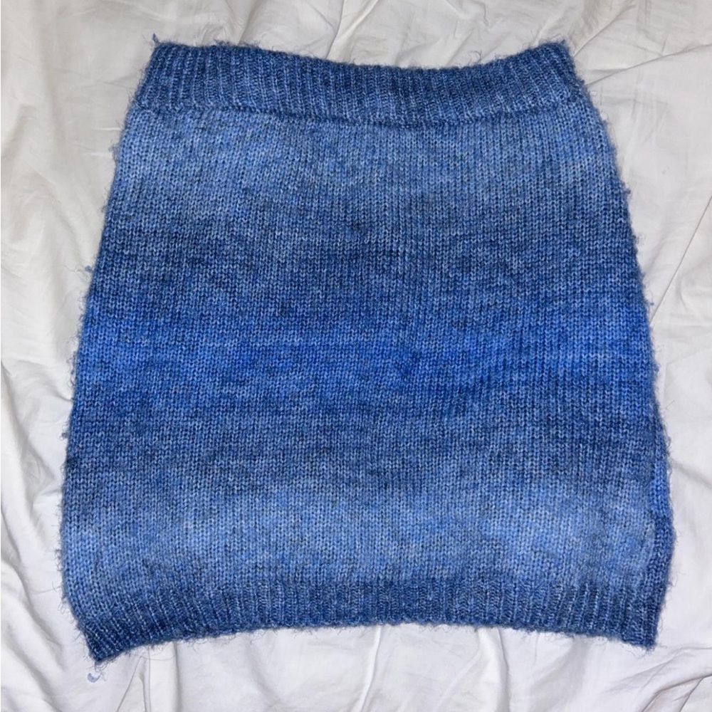 Beautiful blue knit PRINCESS POLLY MINI SKIRT.